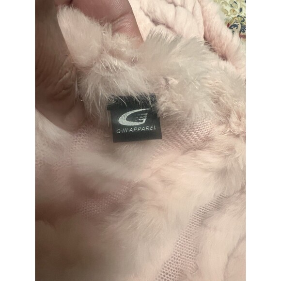 G III Apparel One Size Pale Pink Real Rabbit Fur Poncho Black Rivet Sz Tag Miss - Picture 3 of 3